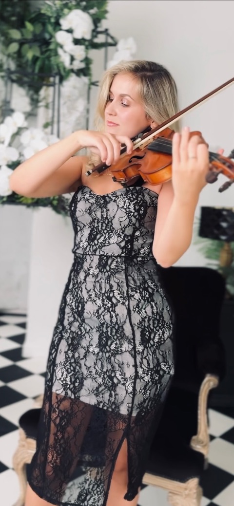 Anastasia Violinist
